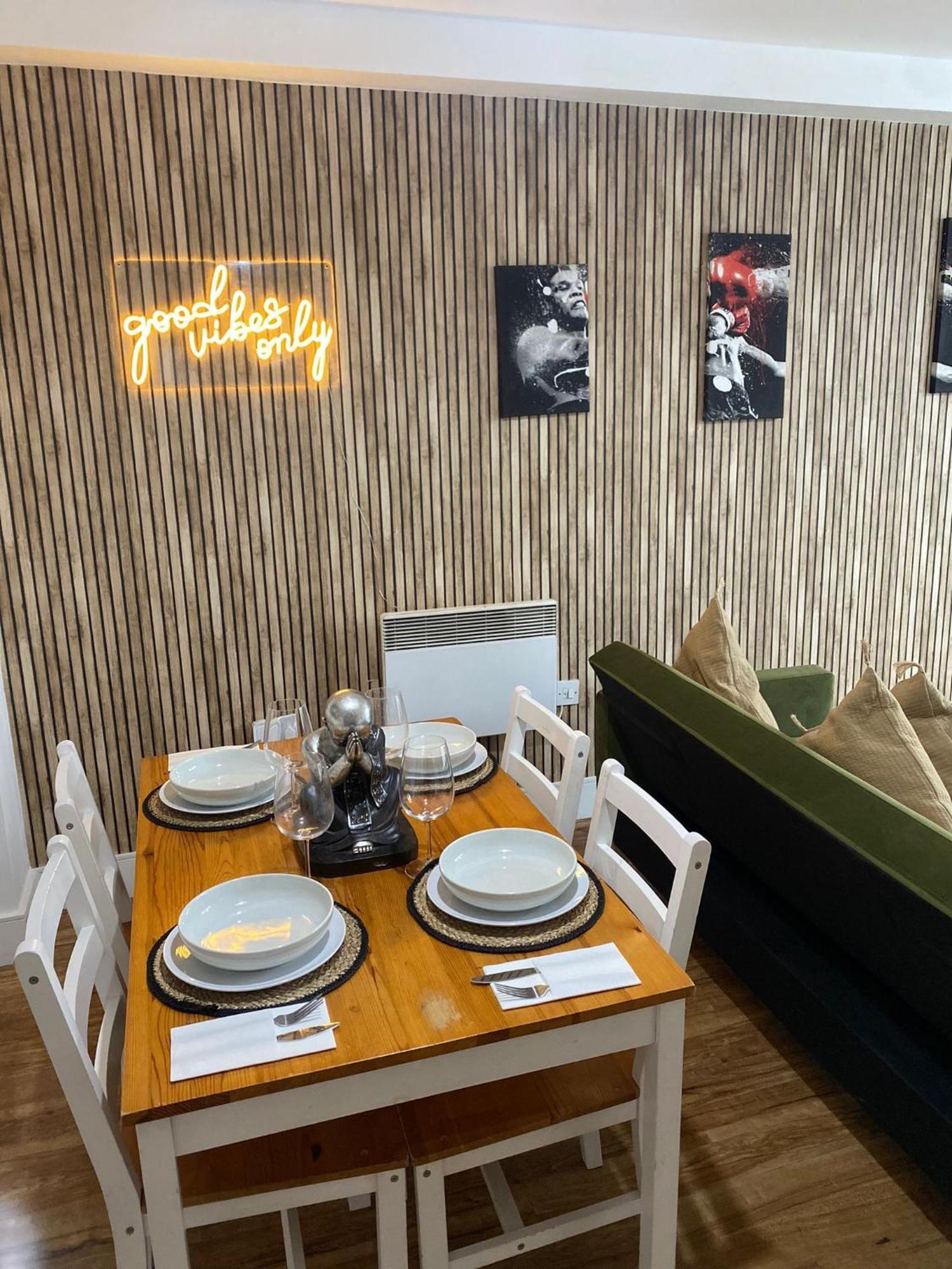 Pleasant Stay Apart Ливърпул Екстериор снимка
